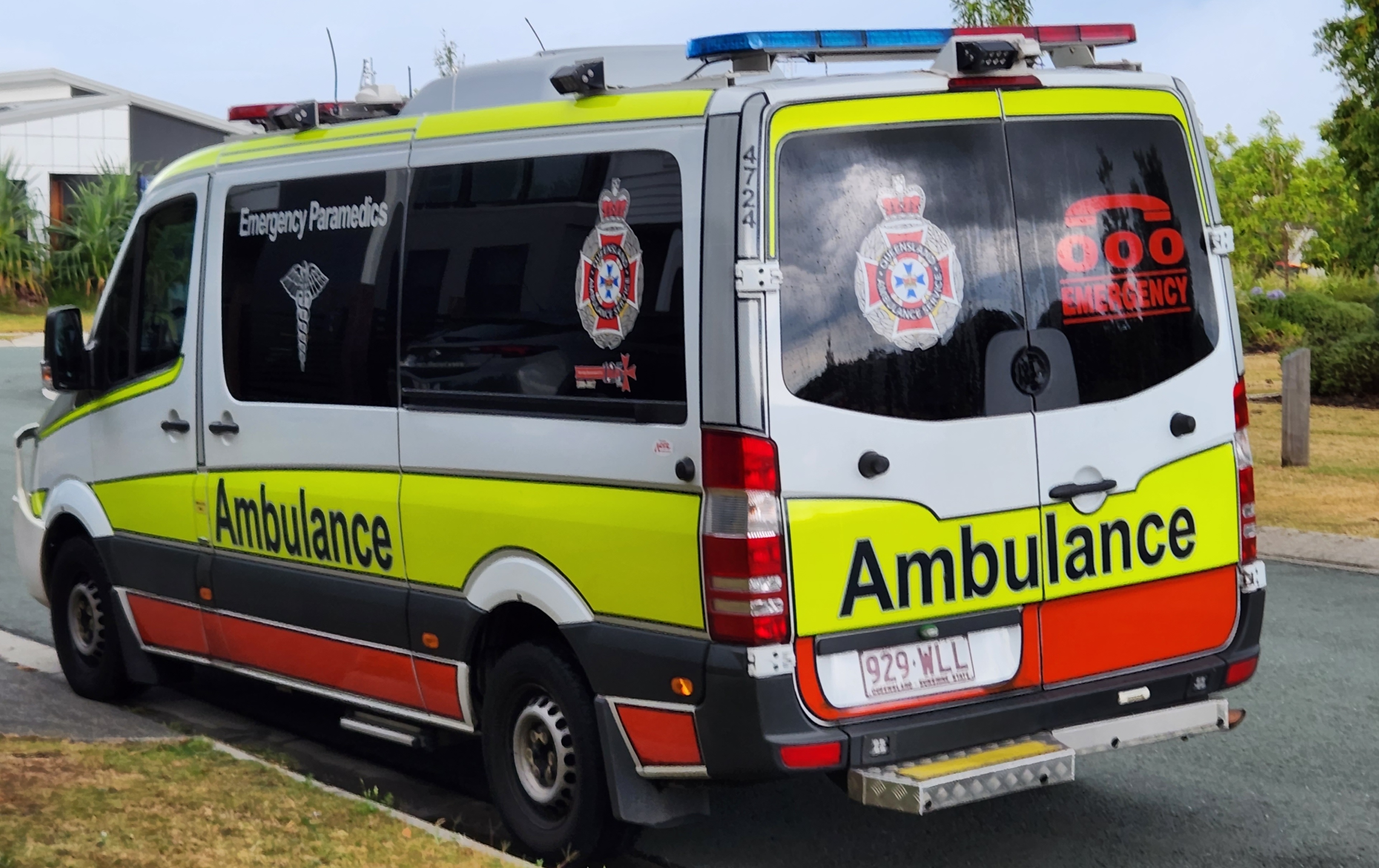 Cyclist hospitalised after being hit by car - Star Mackay and the Whitsundays